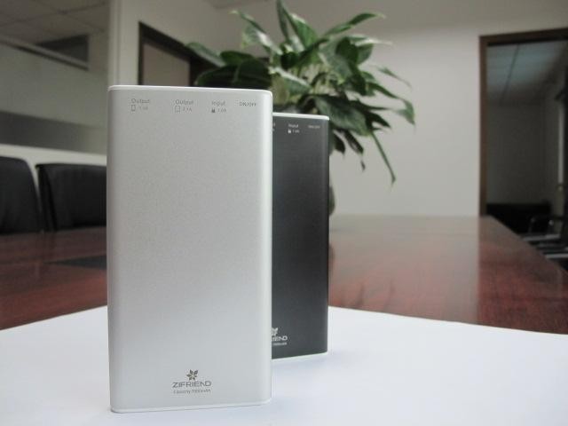 Black White 5V Mobile Power Supply / 7000MAH Portable Power Bank