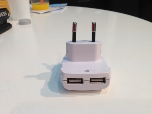White 2.1A Dual Usb Wall Charger Ac Power Adapter Charger Eu Plug , 100 - 240v