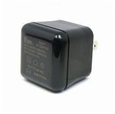 Safe Universal USB Power Adapter , 5.0V 10 to 2.100mA Flat Computer Charger