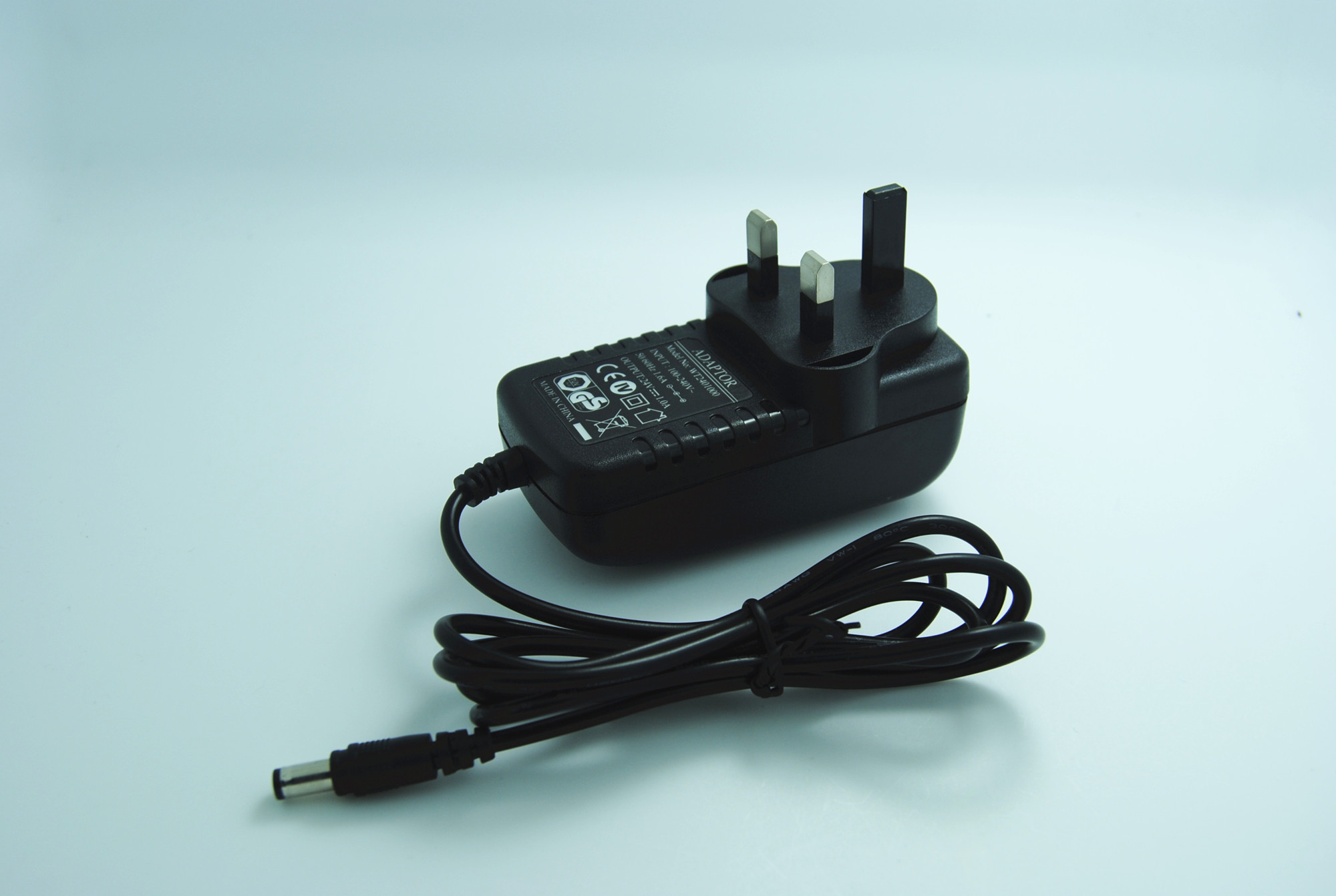 24V DC 1A 24W Output UK 3 Pins Wall Mount Power Adapter , CE / FCC / RoHS